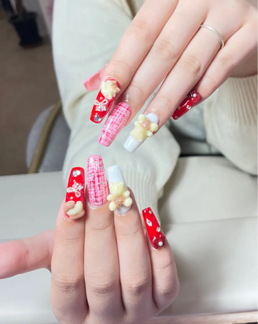 ネイル ハンドネイル AngelChris ビューティーサロンのネイルデザイン