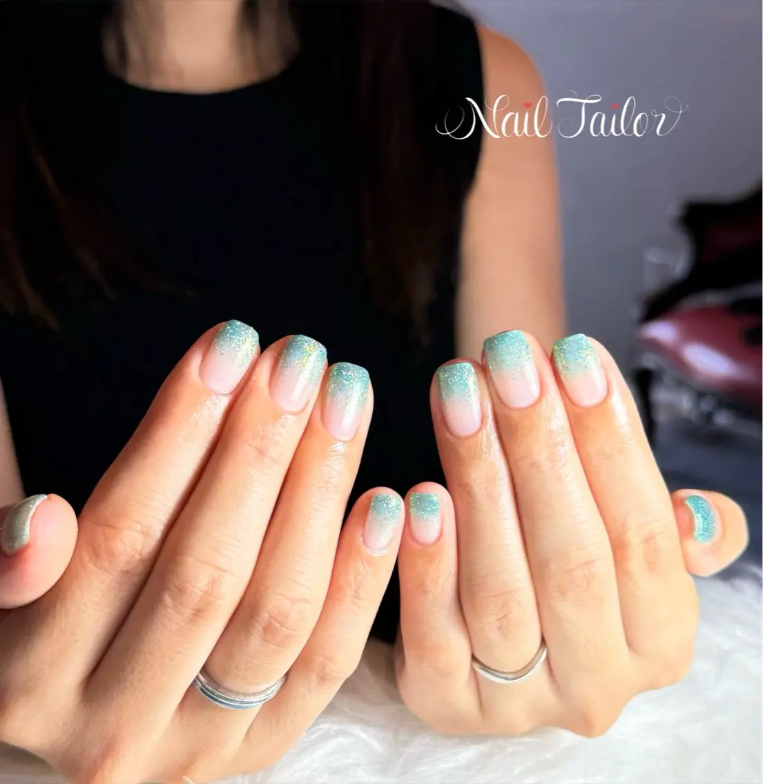 ネイル フラッシュネイル グラデーション キラキラネイル ラメ(グリッター) ラメグラデーション ハンドネイル NailTailor ネイルテイラーのネイルデザイン