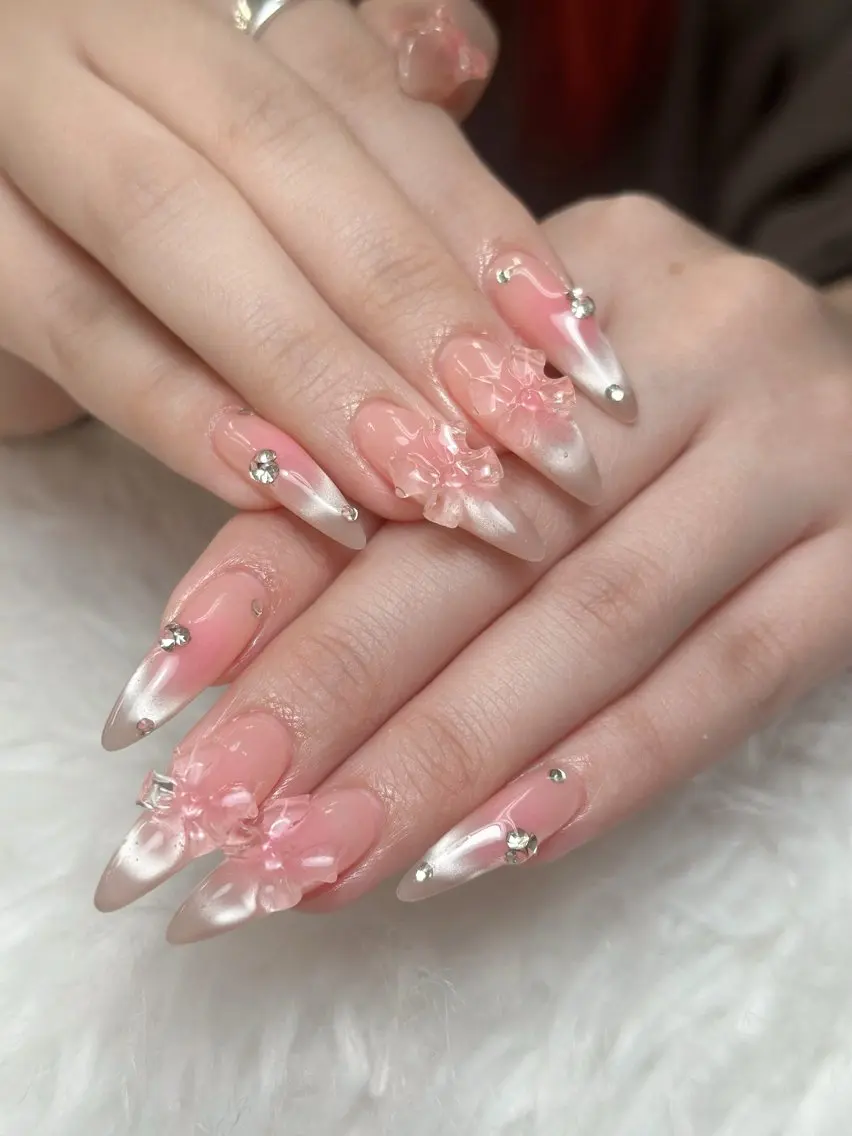 ネイル アートネイル ジェルネイル ニュアンスネイル シンプルネイル ネイルチップ NIE NAIL Luxeのネイルデザイン