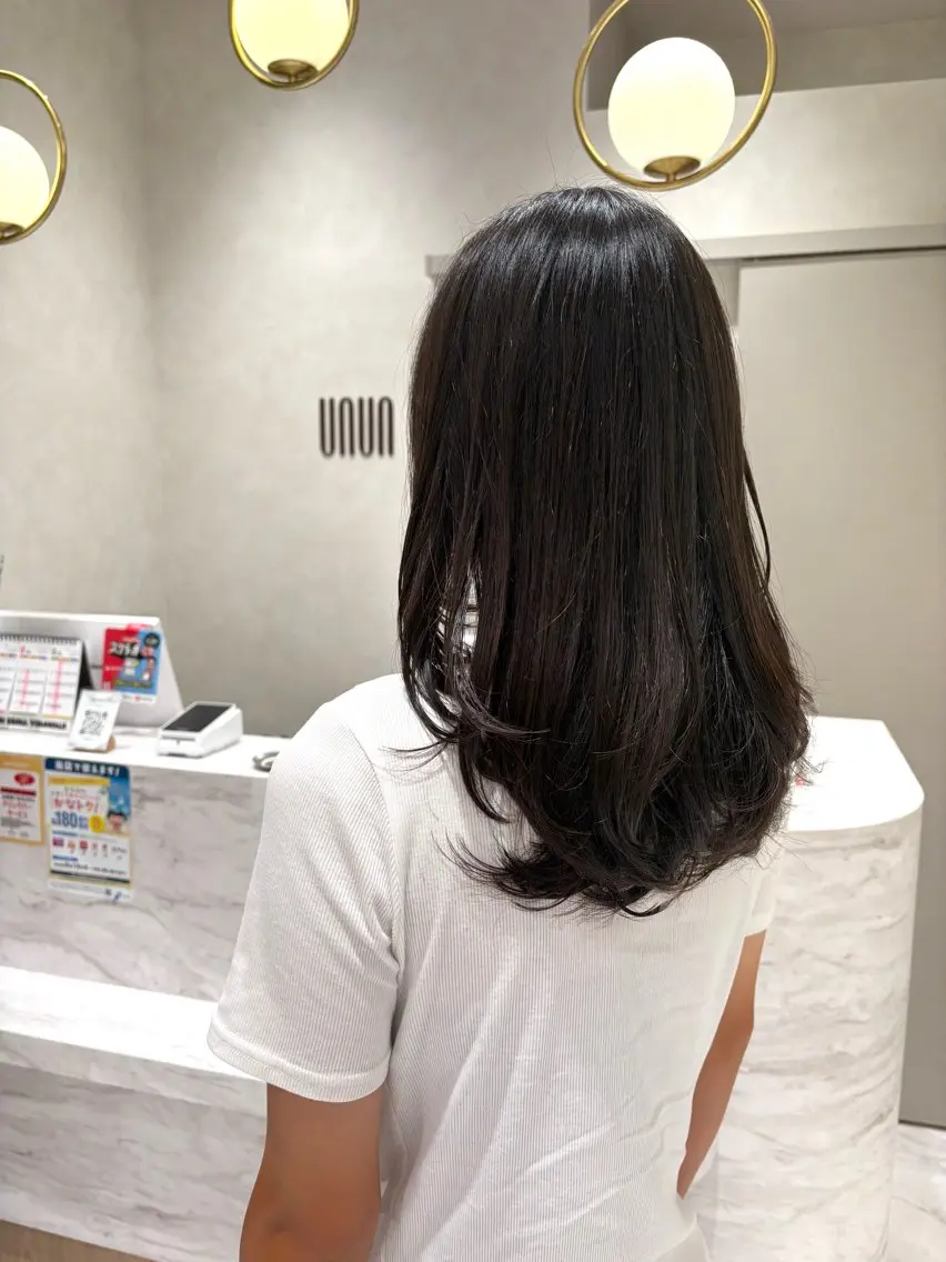 セミロング レイヤーカット レディース募集中🎀 陸 愛夏のヘアスタイル