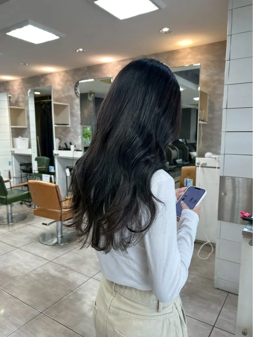 ロング カラー ヘアカラー 西岡 英菜のヘアスタイル