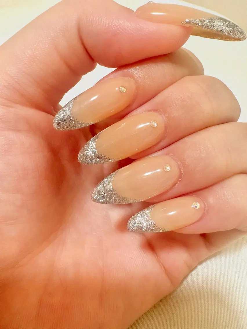 ネイル フレンチネイル キラキラネイル 新宿マグネット Mii Nailのネイルデザイン