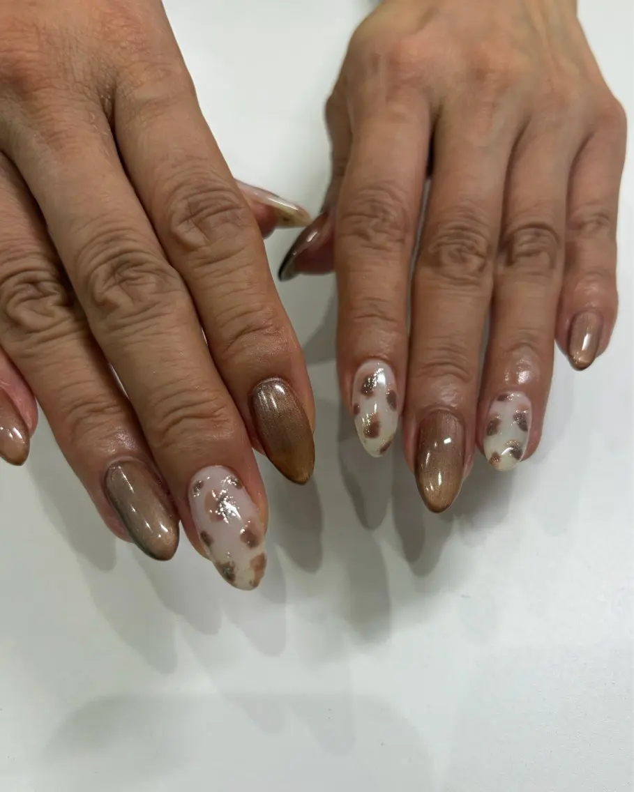 ネイル グラデーション キラキラネイル 韓国ネイル マグネットネイル ニュアンスネイル ハンドネイル 🎀大人nail /NOISMはな🎀のネイルデザイン