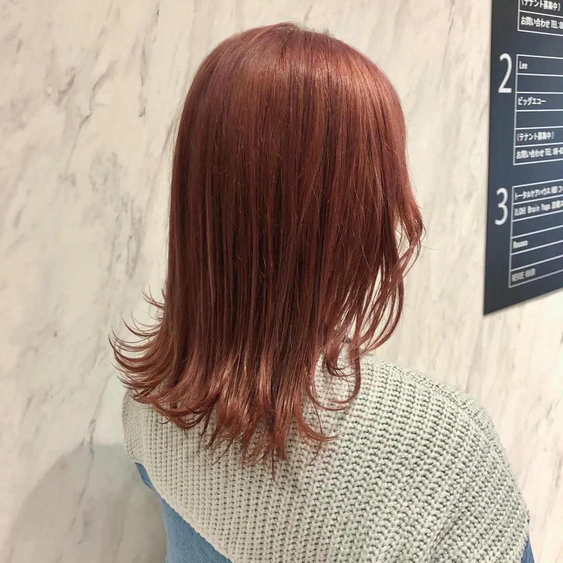 セミロング カラー akane .のヘアスタイル