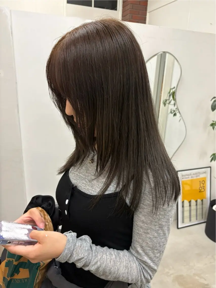 セミロング カラー 透明感カラー レイヤーカット カット ヘアカラー person♡kii マオのヘアスタイル
