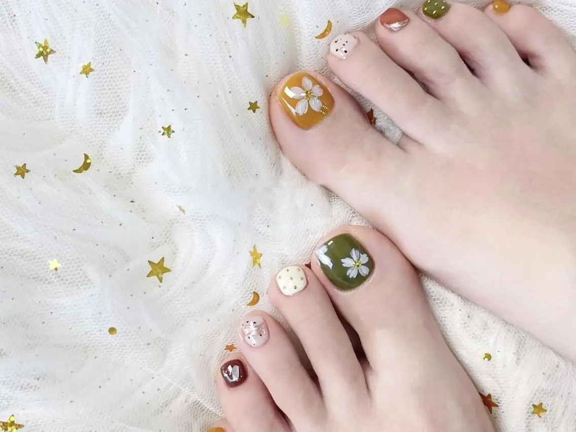 ネイル フットネイル MoonNail リサのネイルデザイン