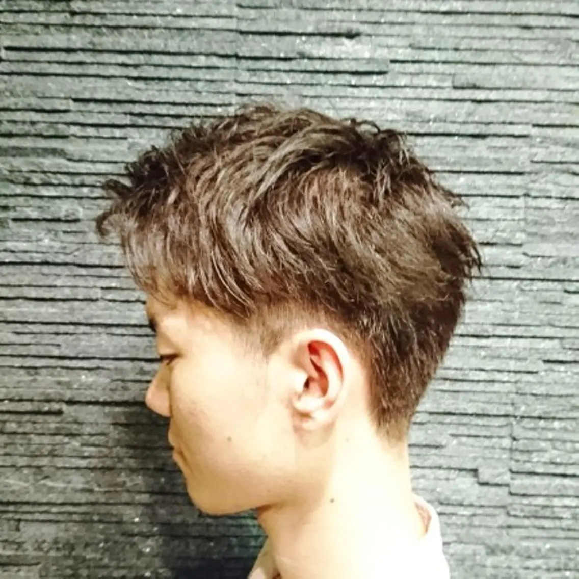ミディアム BroTokyo マルのヘアスタイル