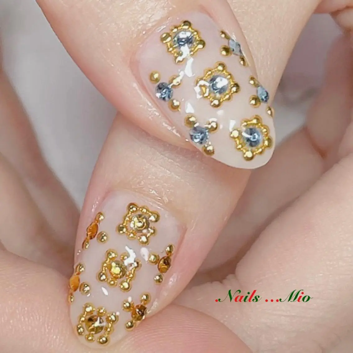ネイル アートネイル ストーンネイル .Nails Mio 赤羽西ネイルサロンのネイルデザイン