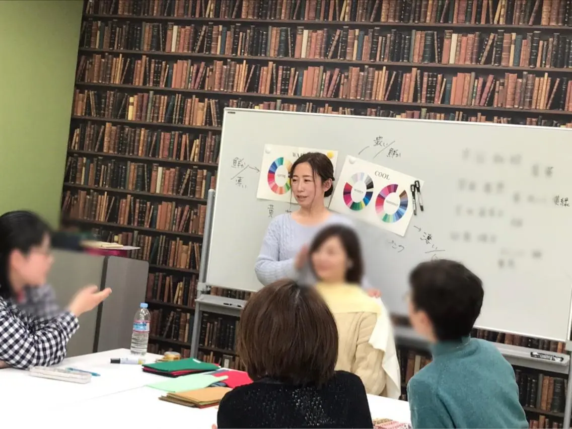色迷走中ガールに♡パーソナルカラー診断/あなたに似合う色とメイクの色をお伝えしますの写真