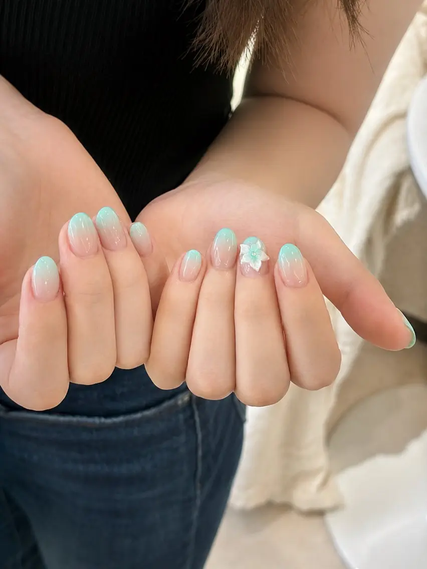 ネイル オーロラネイル チークネイル 長さ出し フレンチネイル ジェルネイル Sun Nail linaのネイルデザイン