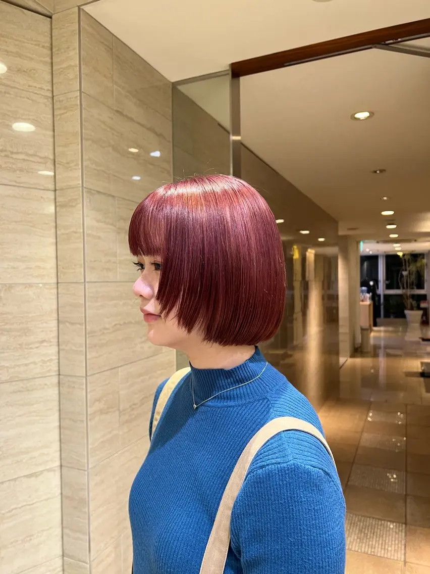 ショート カラー ヘアカラー hina 🛋️ブリーチカラーのヘアスタイル