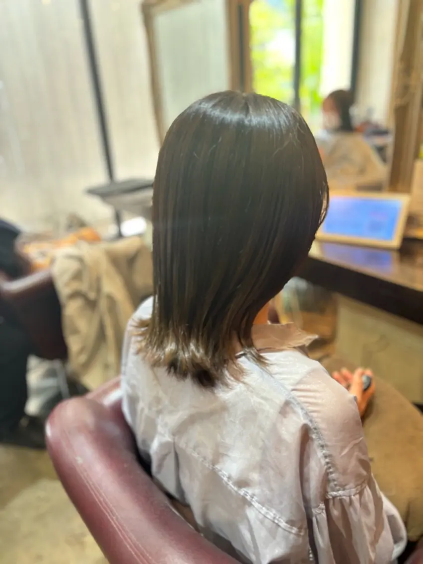 セミロング カラー ベージュカラー オリーブベージュ 髪質改善カラー ベージュ🤎YUMEのヘアスタイル