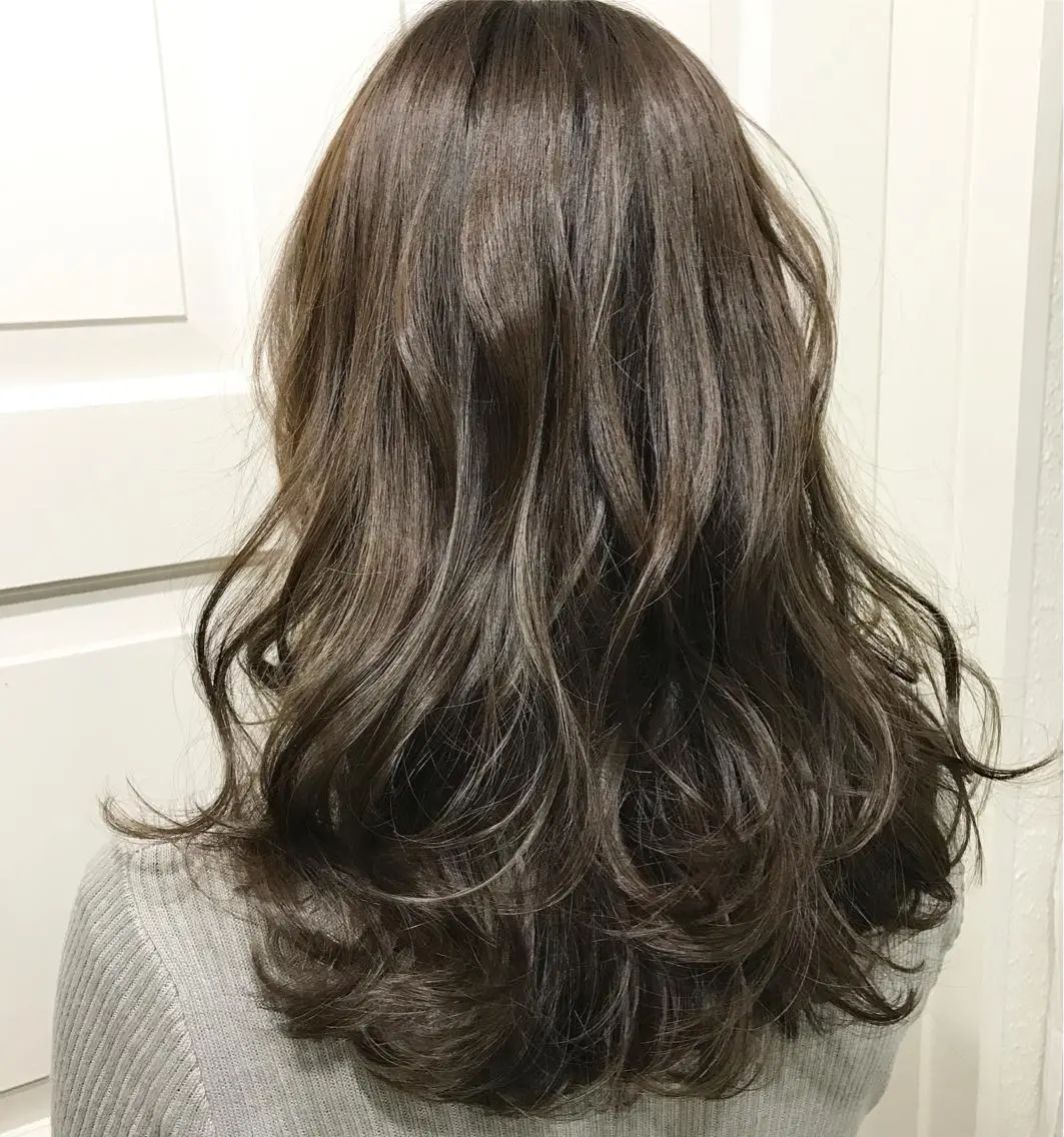 セミロング カラー アッシュ アッシュグレー 若杉 諒のヘアスタイル