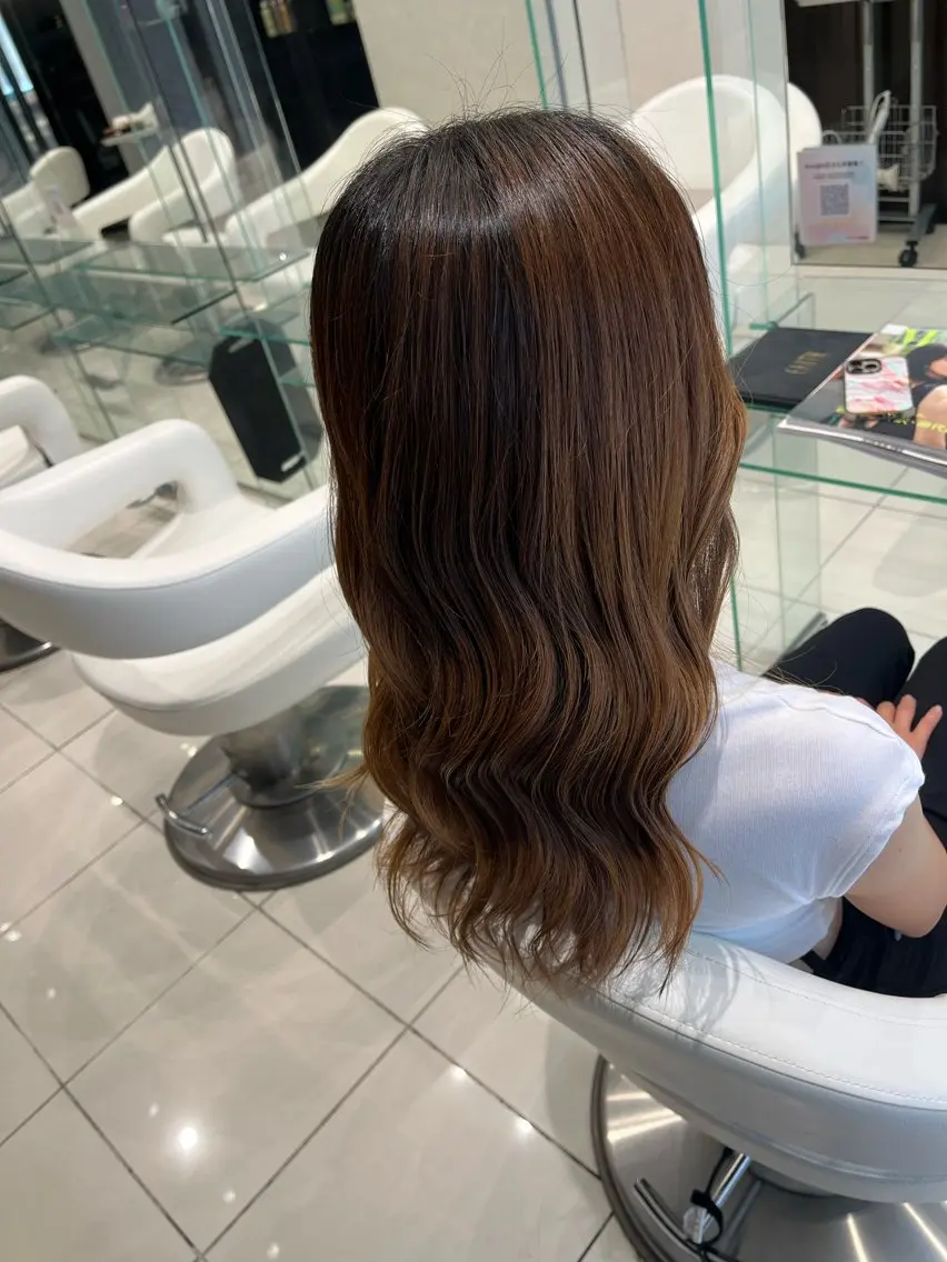 ロング ロング 岡野 芽依のヘアスタイル