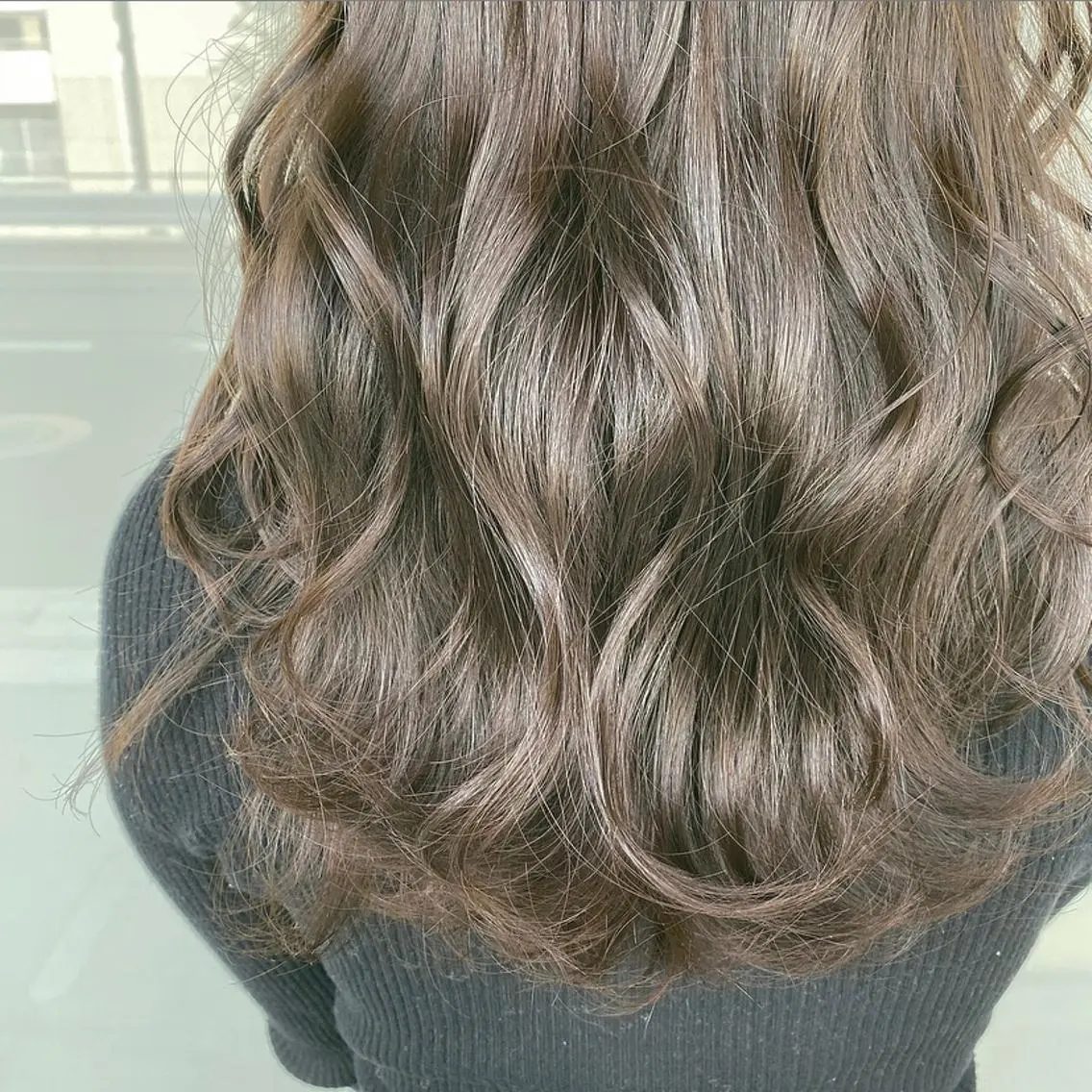 ロング カラー 川上 麻梨阿のヘアスタイル