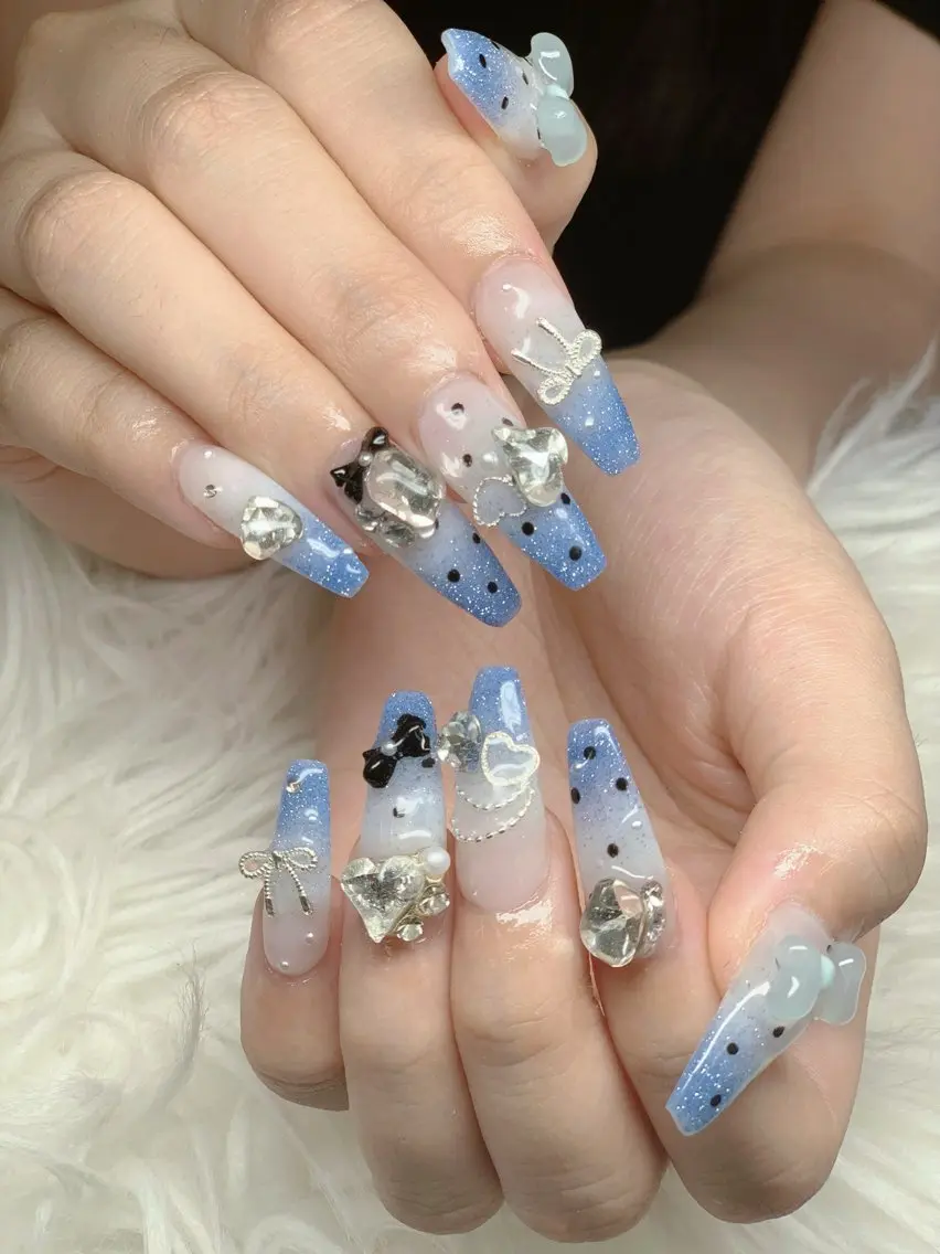 ネイル ハンドネイル Anh ゴテゴテネイルのネイルデザイン