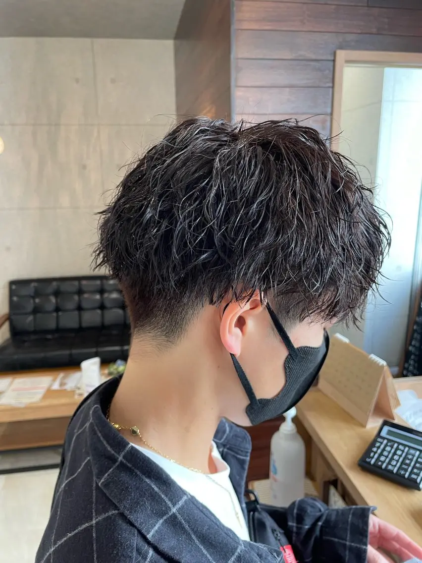 ショート カラー パーマ メンズ カット パーマ 金森 斗夢のヘアスタイル