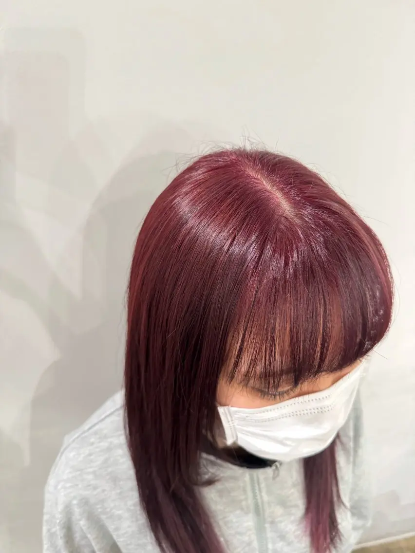 カラー レッドカラー qin（クイン） タマキのヘアスタイル