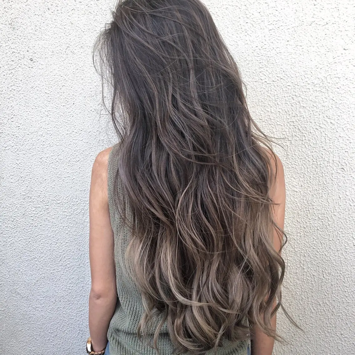 ロング カラー バレイヤージュ グラデーションカラー ハイライトカラー ハイライト レイヤーカット ヘアカラー ✨原宿ハイトーン ブリーチ職人菊池のヘアスタイル