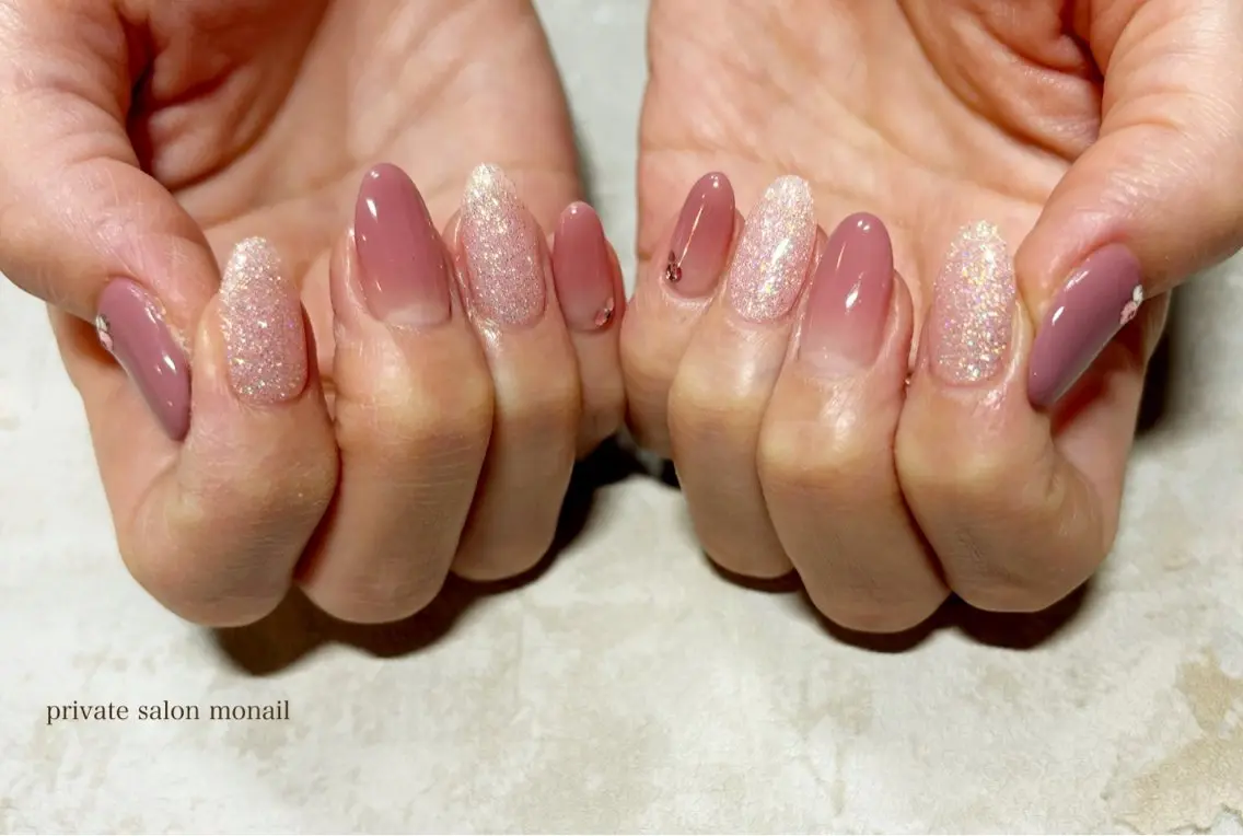 ネイル グラデーション ラメ(グリッター) ピンク ハンドネイル nail salon monailのネイルデザイン
