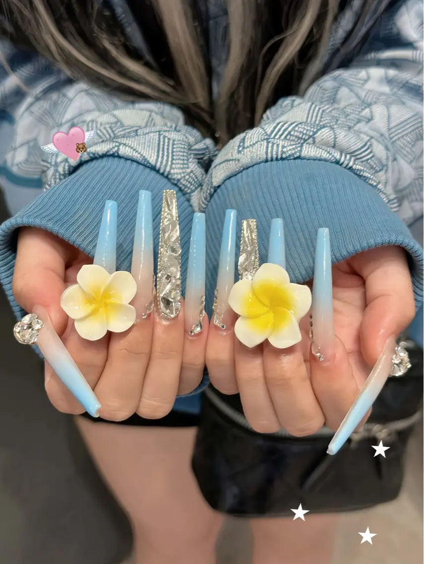 ネイル チークネイル ドット フレンチネイル グラデーション ハート ハンドネイル Julli NailStudioのネイルデザイン