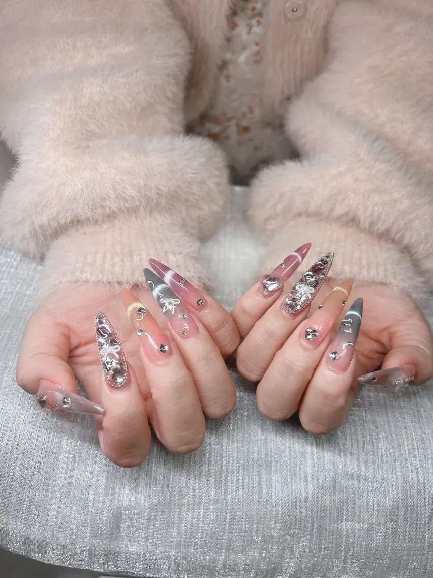 ネイル オーロラネイル チークネイル 長さ出し フットネイル フレンチネイル ハンドネイル Lee Nails チップ長さだし専門店のネイルデザイン