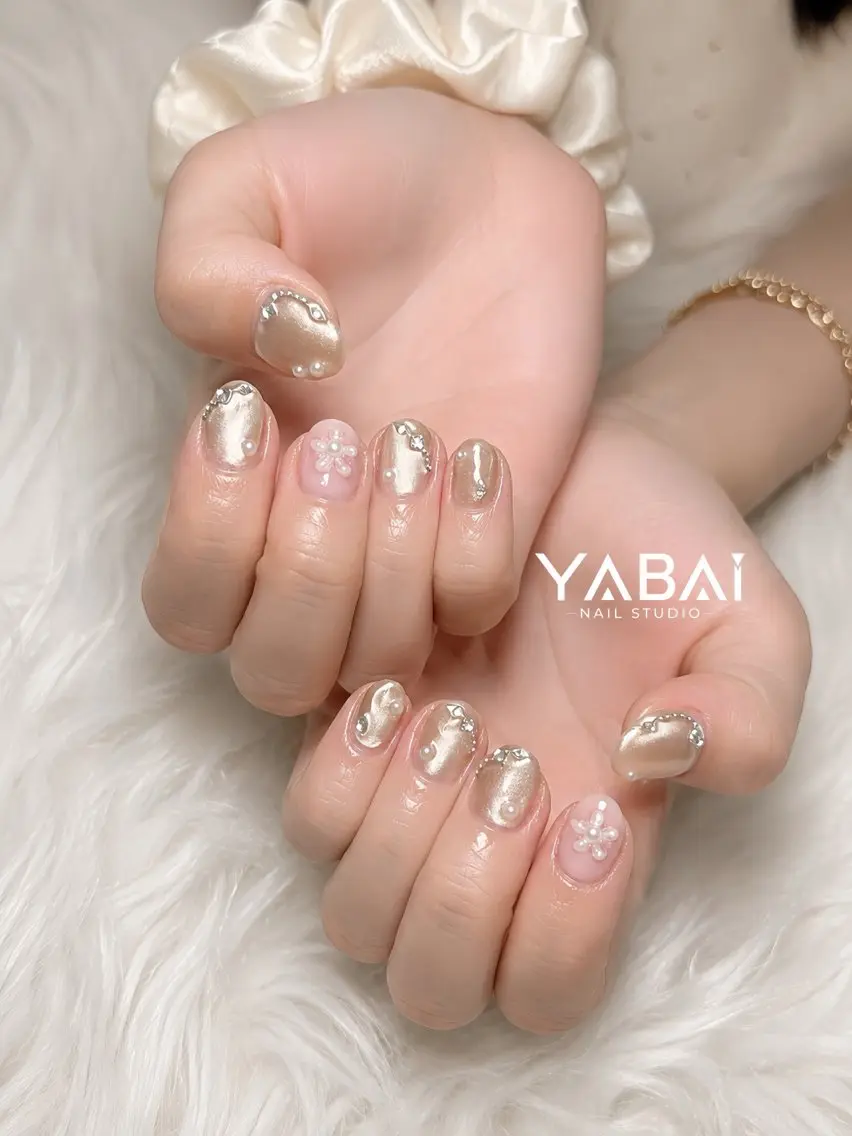 ネイル 長さ出し オフィスネイル ピンク ショートネイル ストーンネイル YABAI NailStudioのネイルデザイン