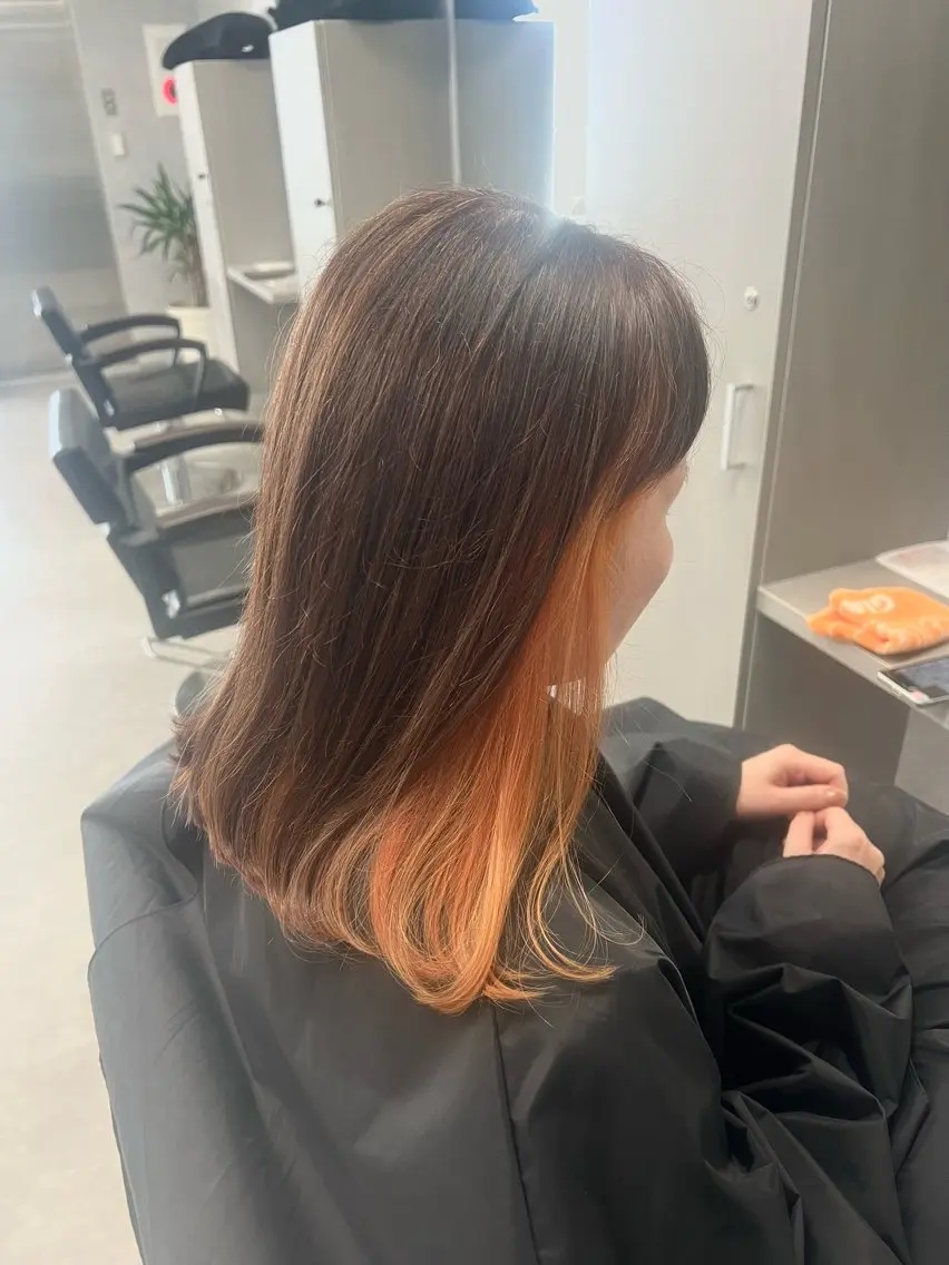ミディアム カラー ブラウンカラー インナーカラー オレンジ オレンジブラウン カット ヘアカラー 石津 優菜のヘアスタイル