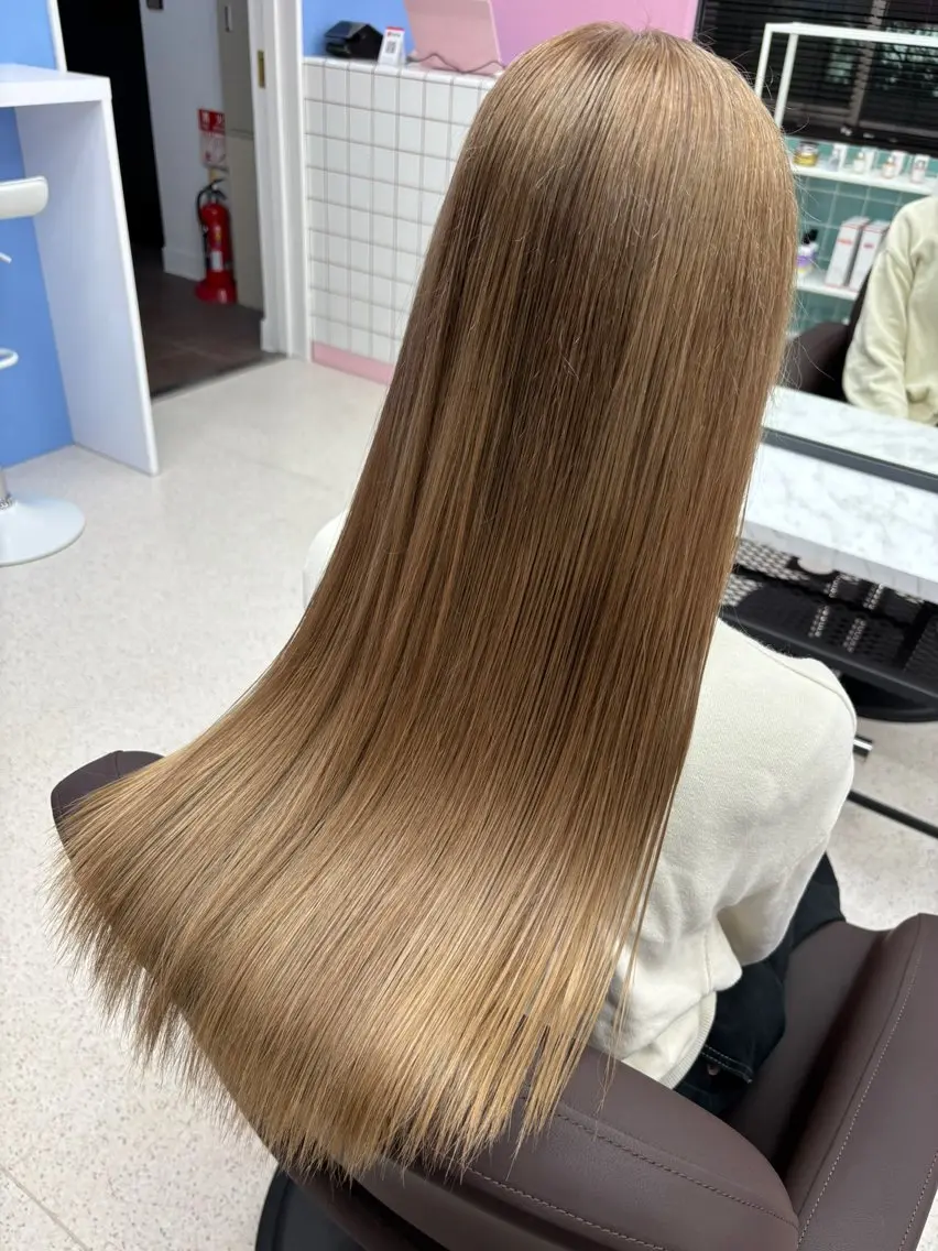 ロング カラー ベージュカラー 大谷 杏菜のヘアスタイル