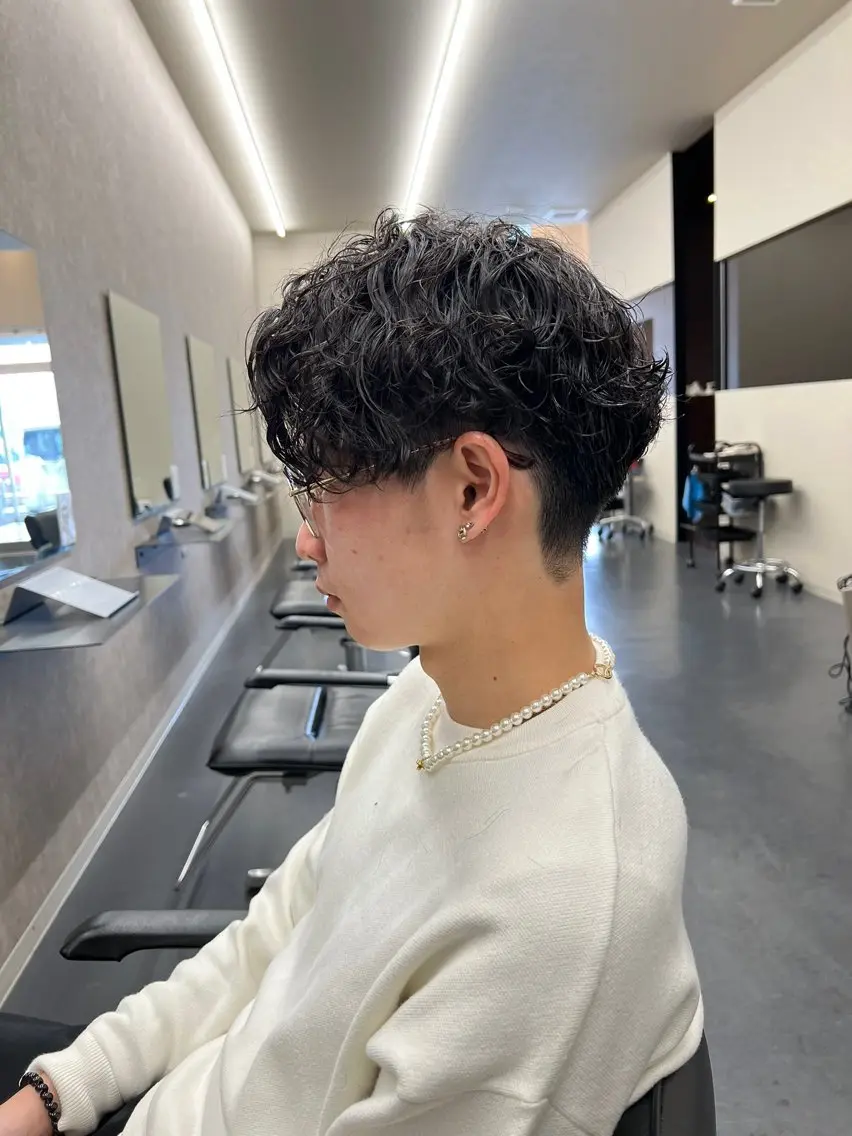 パーマ メンズ カット パーマ 奥谷 魁士のヘアスタイル