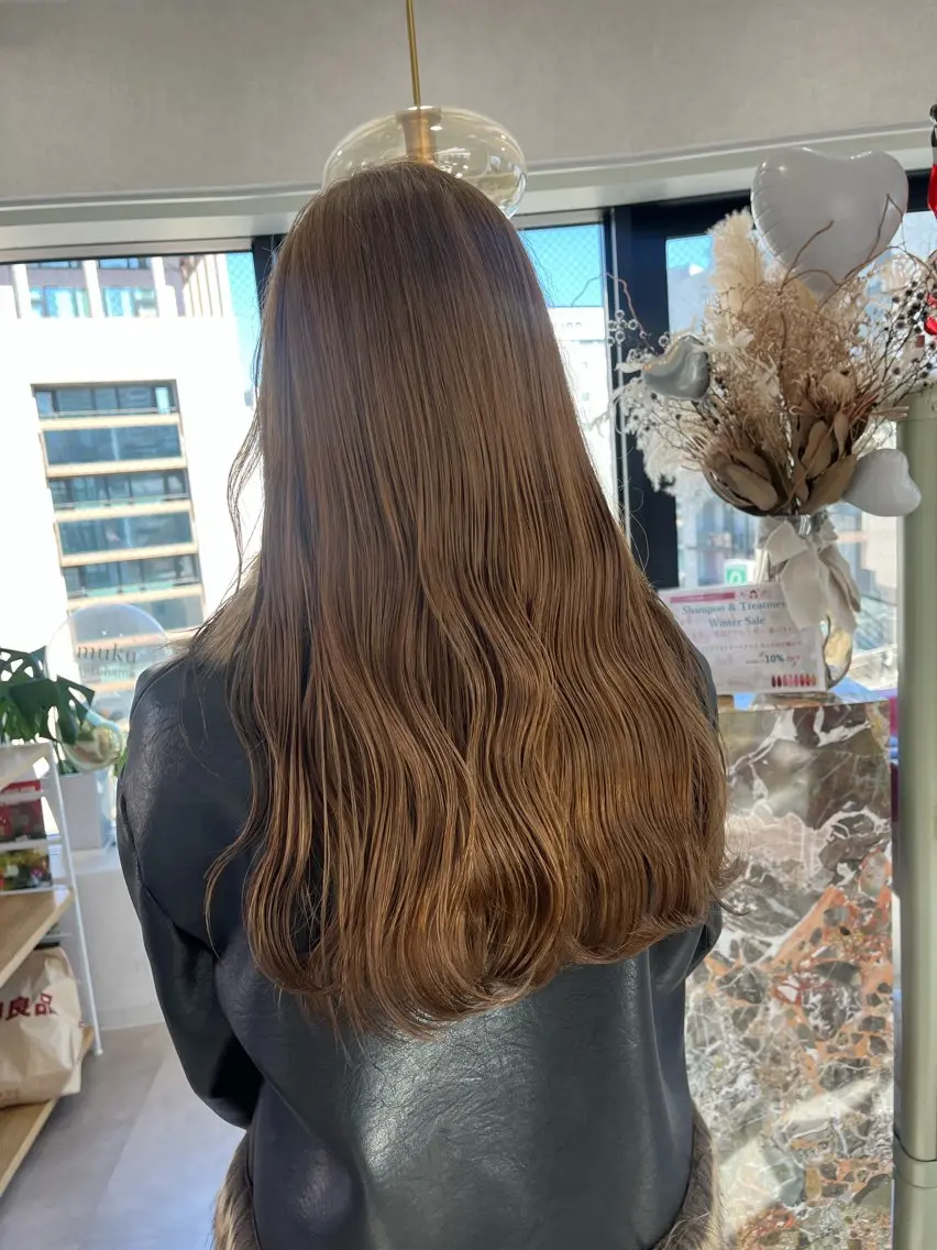 カラー 艶髪ハイトーン✨ 🩷AMI🩷のヘアスタイル