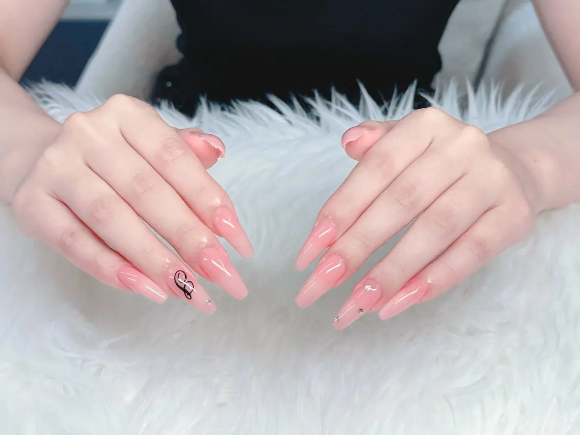 ネイル ハート 韓国ネイル リボン ストーンネイル ワンホンネイル ハンドネイル GOHOUBI Nail 心斎橋店のネイルデザイン