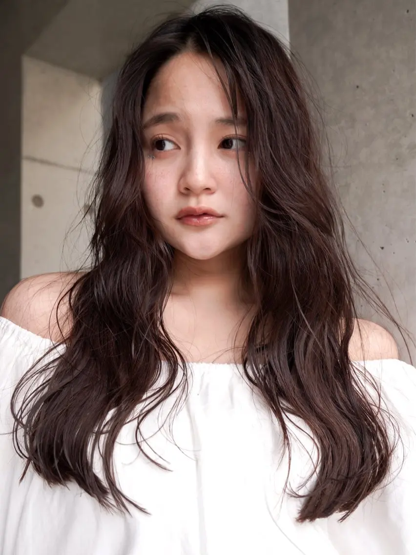 ロング カラー 佐藤 彩奈のヘアスタイル