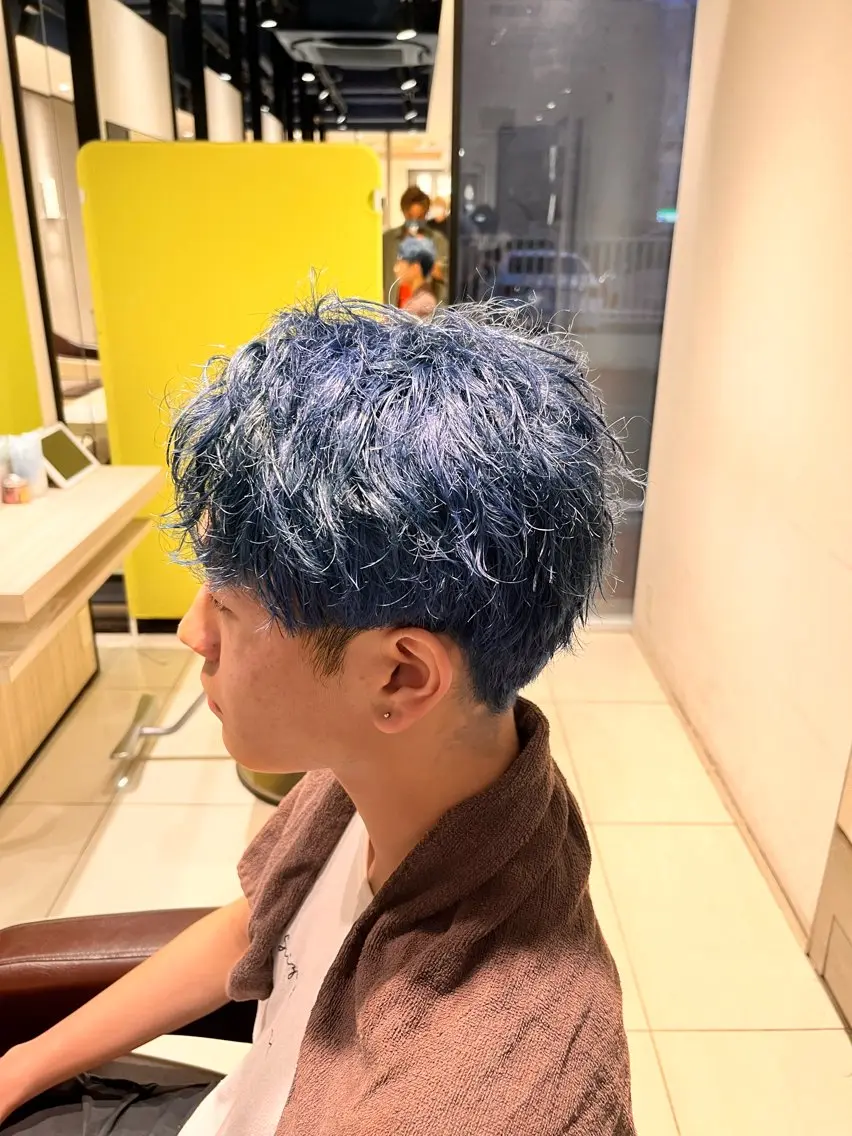 ショート カラー ブリーチ ブルーカラー 透明感カラー ヘアカラー 🍀カット/カラー/ パーマ🍀Earthのヘアスタイル