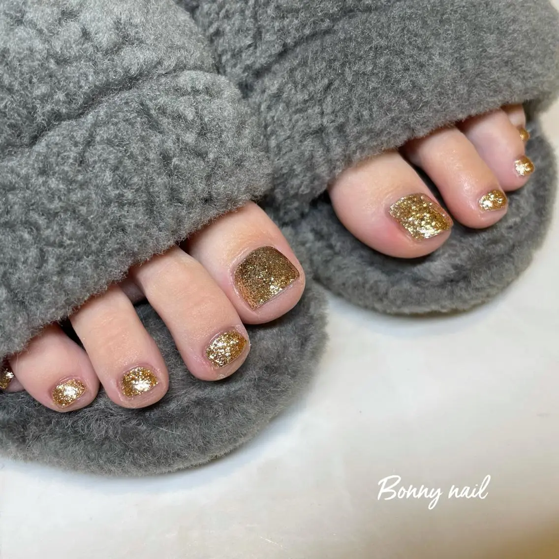 ネイル フットネイル ワンカラーネイル BONNY NAIL 【えみか】のネイルデザイン
