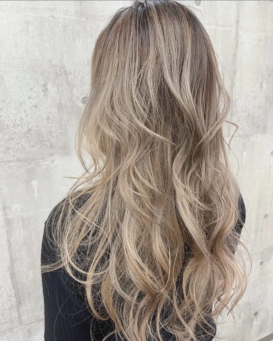 ロング カラー ヘアカラー 田中 沙也香のヘアスタイル