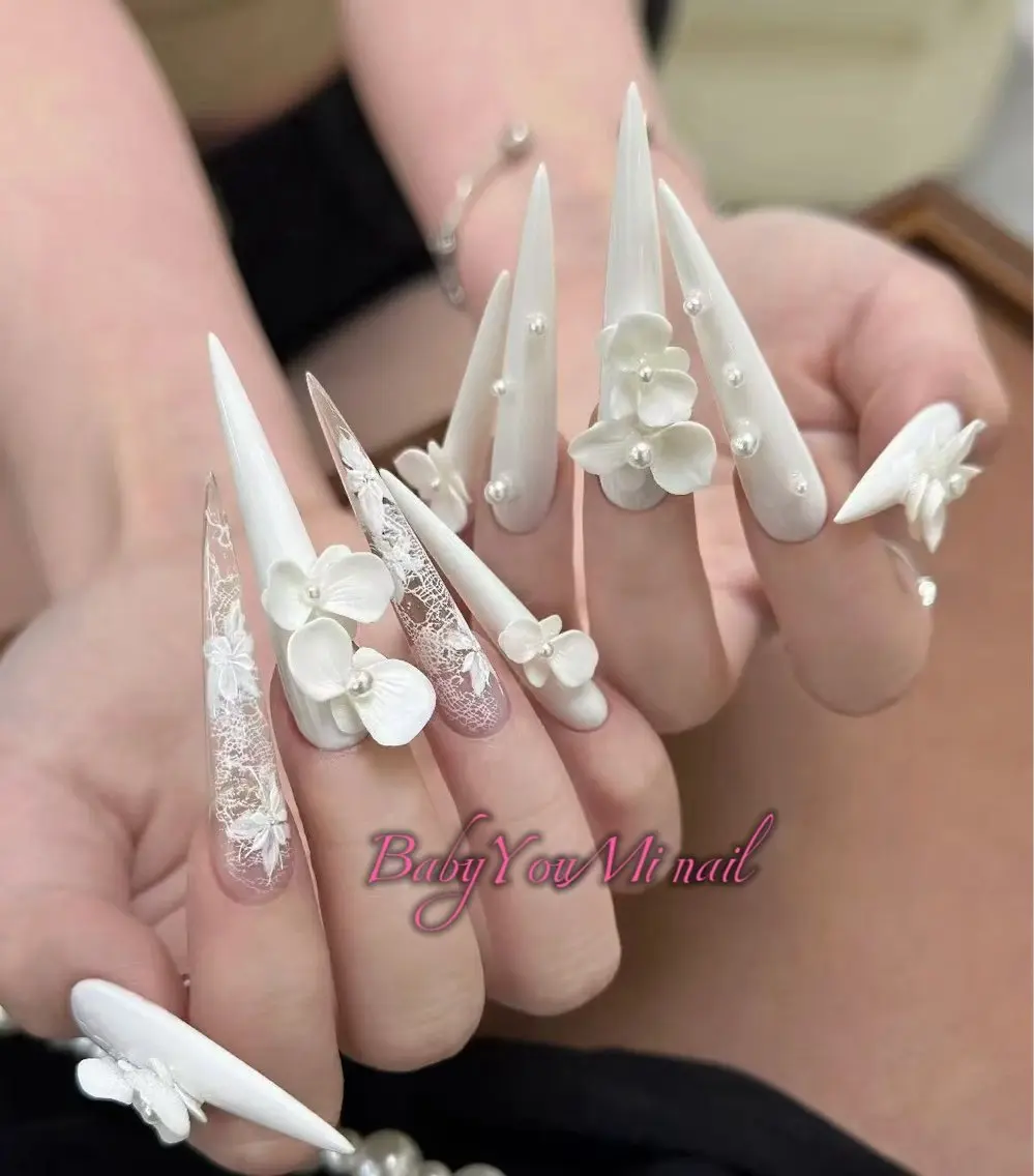 ネイル オーロラネイル フラワーネイル フットネイル フレンチネイル ジェルネイル ハンドネイル BabyYouMi nailのネイルデザイン