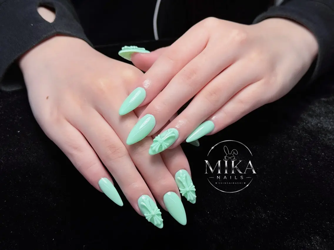 ネイル ガーリー キラキラネイル 韓国ネイル ロングネイル シンプルネイル ハンドネイル Genie Mika Nailsのネイルデザイン
