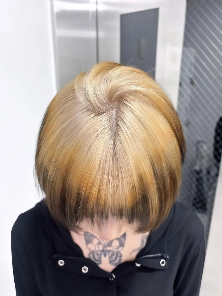 カラー ブロンド 透明感カラー デザインカラー ハイトーンカラー ヘアカラー 艶カラー💞 amiのヘアスタイル