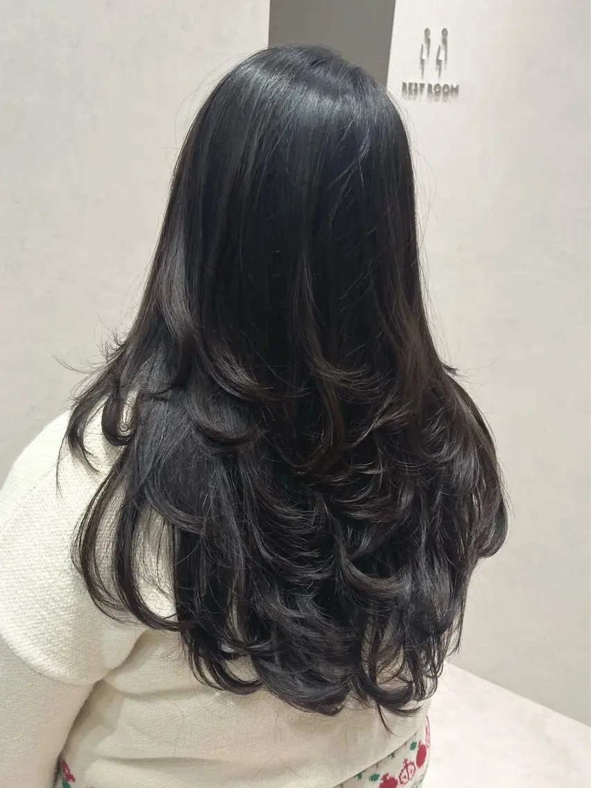 ロング カラー カット ヘアカラー トリートメント 吉ヶ別符 亮祐のヘアスタイル