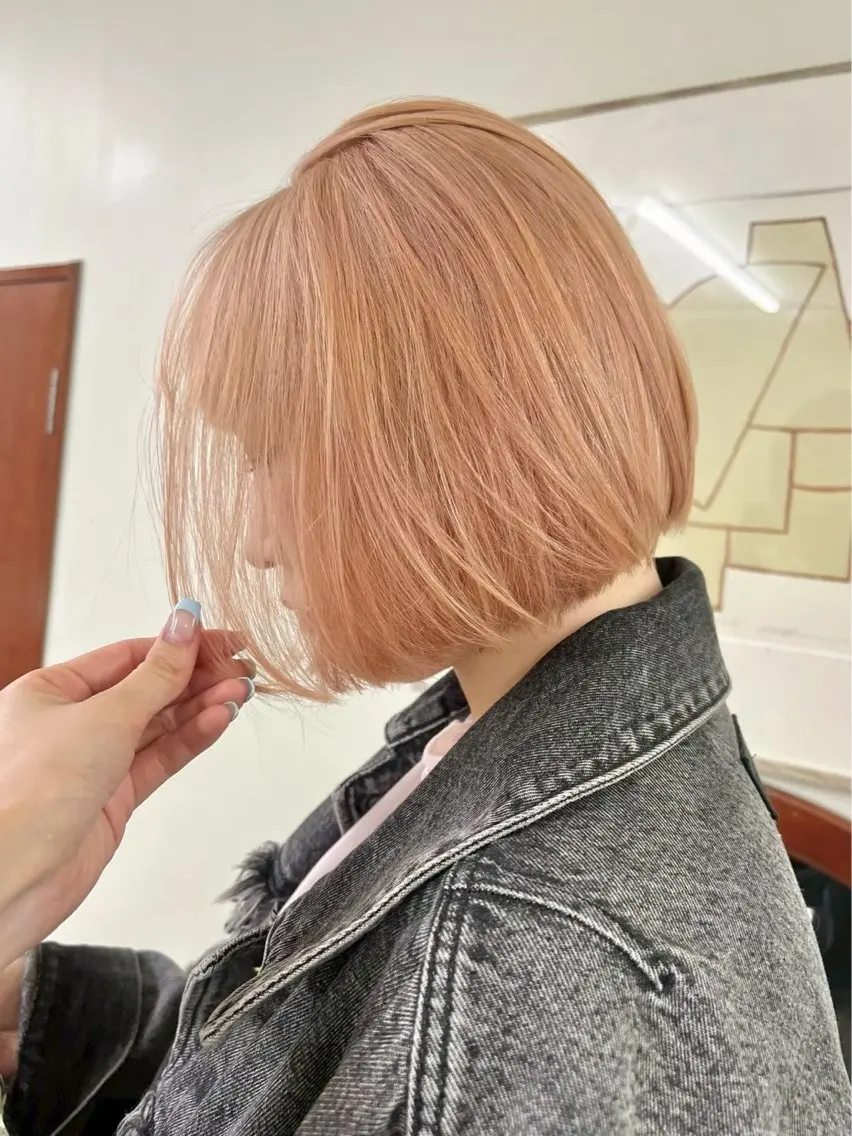 セミロング カラー ベージュカラー ブリーチ ケアブリーチ ハイトーンカラー ハイトーンベージュ ハイトーン/デザイン 小林美咲のヘアスタイル