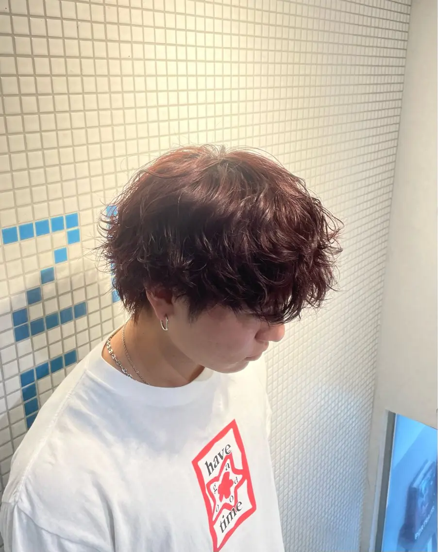 カラー メンズ レッドカラー 山田 遥真のヘアスタイル