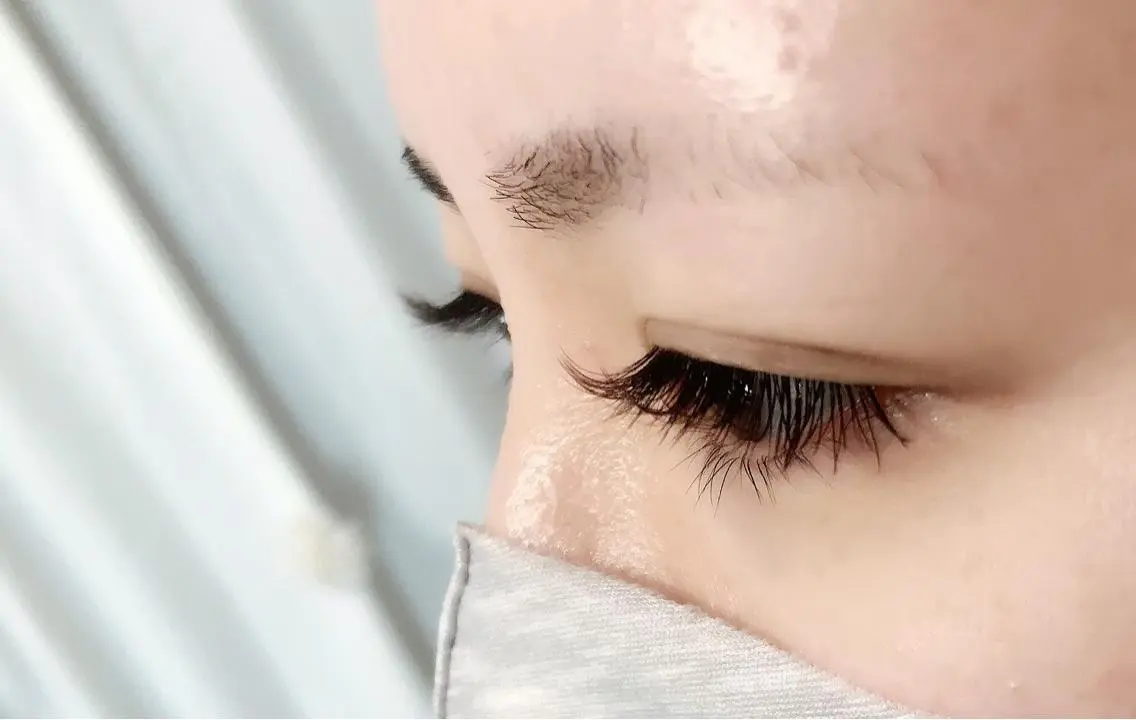 マツエク・マツパ カラーマツエク Fleur フルールのマツエク・マツパデザイン