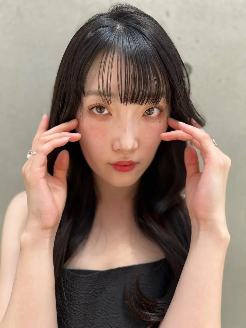 ロング カラー 黒髪 ブリーチ 透明感カラー 顔周りカット レイヤーカット ヘアカラー トリートメント 透明感/レイヤー 🇰🇷tomonaのヘアスタイル