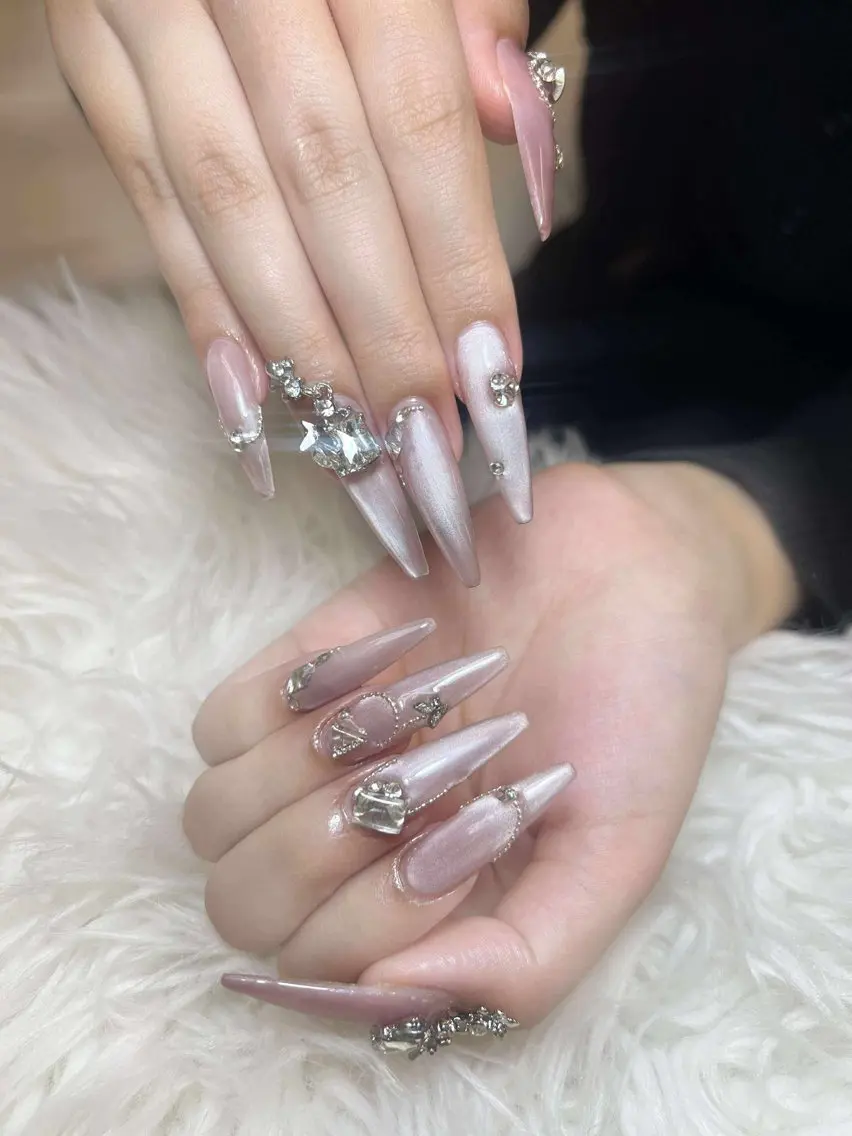ネイル ハンドネイル ハンドケア Anh Nail 歌舞伎町のネイルデザイン