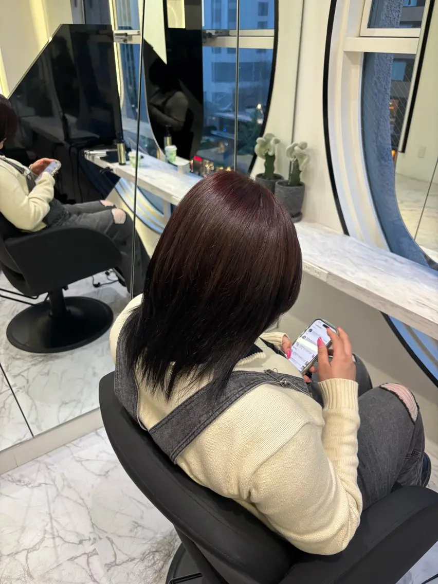 ミディアム カラー 黒髪 レッドカラー カット ヘアカラー The Ect Q'n🍑MOMOのヘアスタイル