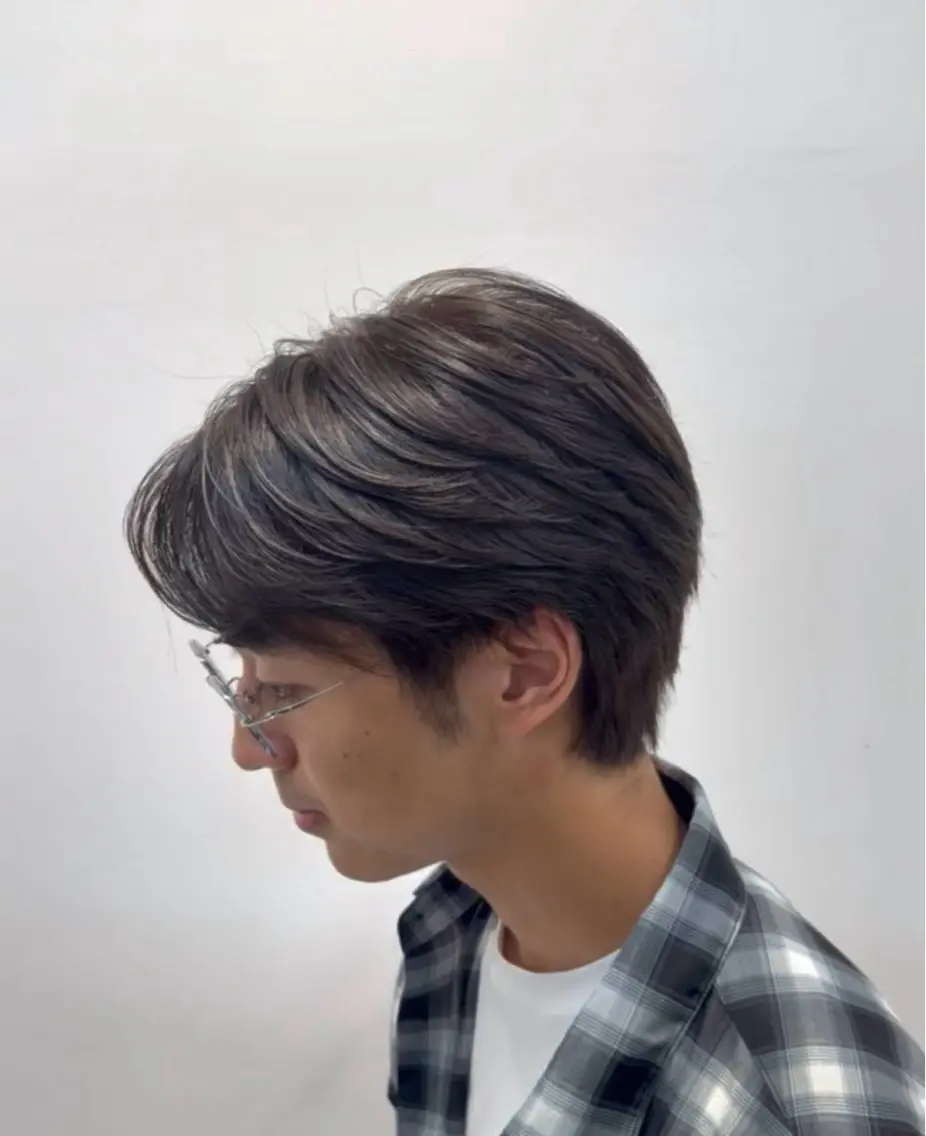 カラー メンズ 透明感カラー ヘアカラー トリートメント 岩本 達のヘアスタイル