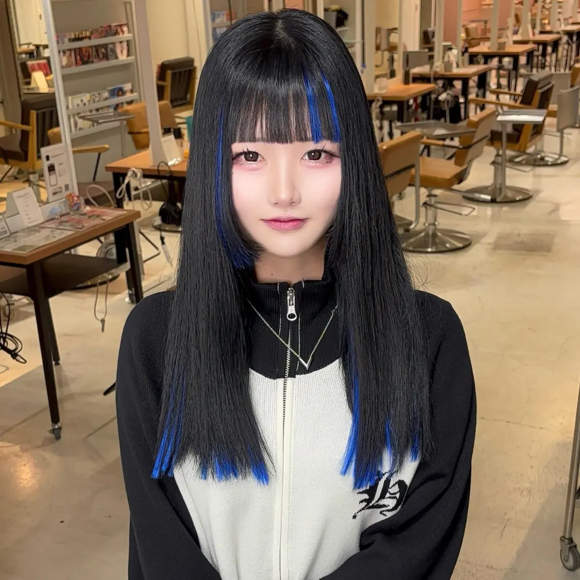 セミロング ヘアカラー トリートメント 派手髪支持率No1 Eisukeのヘアスタイル
