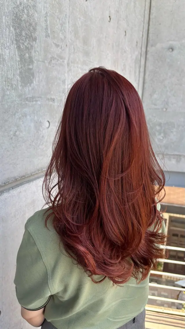 ロング カット ヘアカラー トリートメント ✨暖色カラー🍒にこ 🍒赤髪/レイヤー✨のヘアスタイル