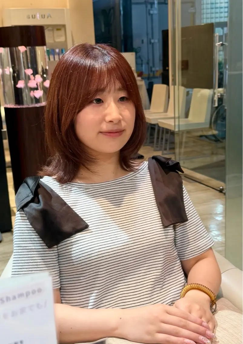 ミディアム カット 廣末 千菜のヘアスタイル